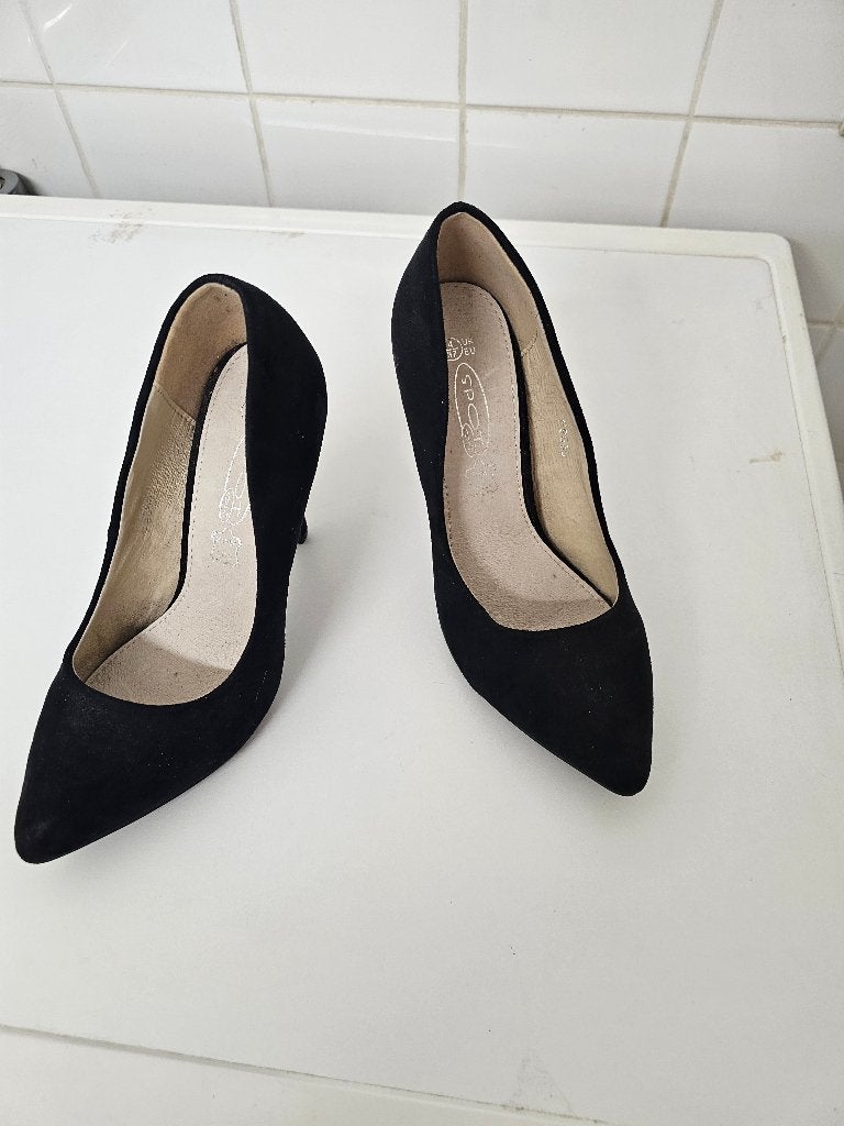 PAIRE D'ESCARPINS EN NUBUK P 37 NEUVE, Kleding | Dames, Schoenen, Ophalen, Pumps, Zwart, Nieuw