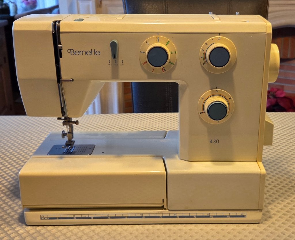 BERNINA Bernette 430, Hobby en Vrije tijd, Ophalen of Verzenden, Zo goed als nieuw, Naaimachine, Bernina