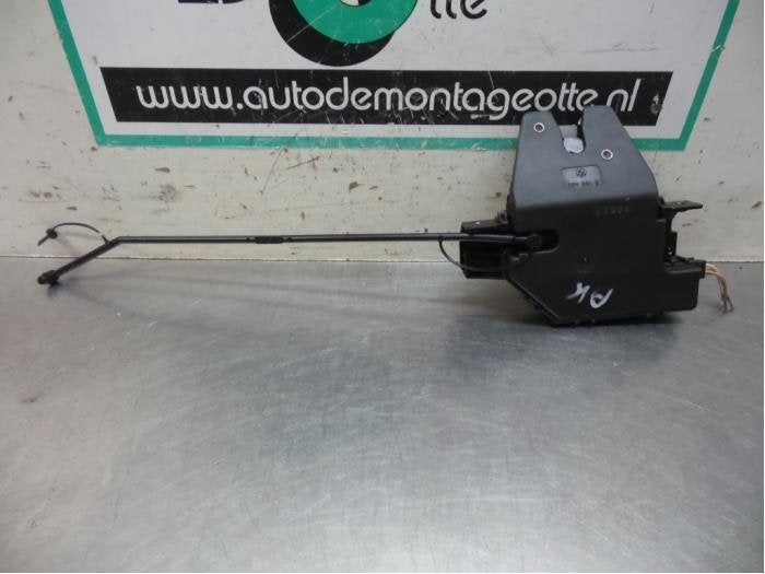 Mécanique de verrouillage couvercle coffre d'un BMW 3-Serie, Autos : Pièces & Accessoires, -, Utilisé, -, Enlèvement ou Envoi