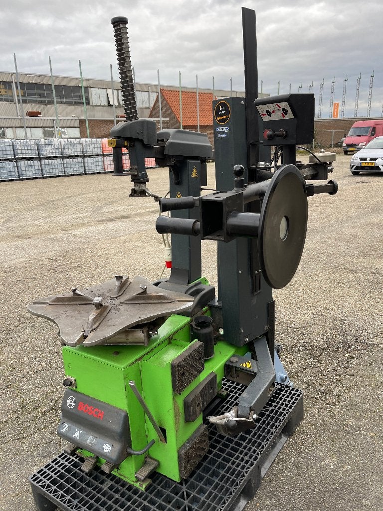 Bandenapparaat met hulparm Bosch TCE4420 12 tot 23, Ophalen