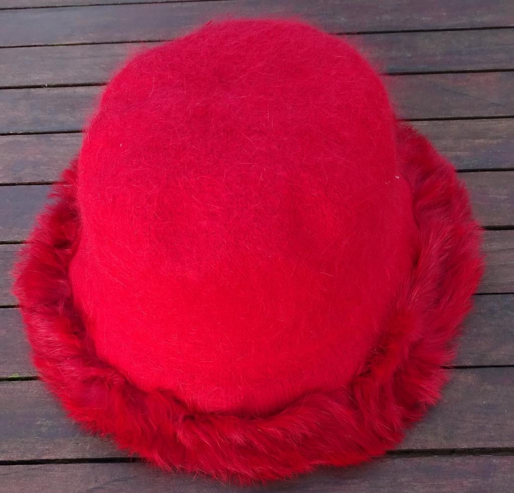 Splendide chapeau rouge neuf, Enlèvement ou Envoi, Neuf, Chapeau