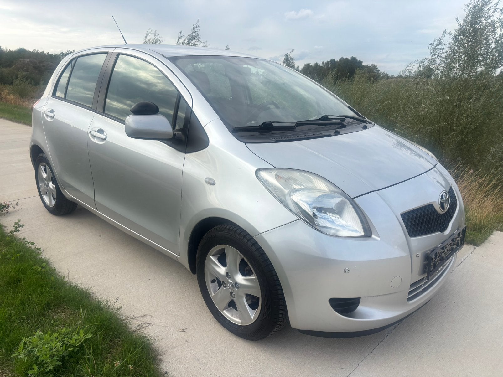 Toyota Yaris 1.3i VVT-i AUTOMATIQUE NAVI 131000KM, Automaat, 4 zetels, 68 g/km, 63 kW