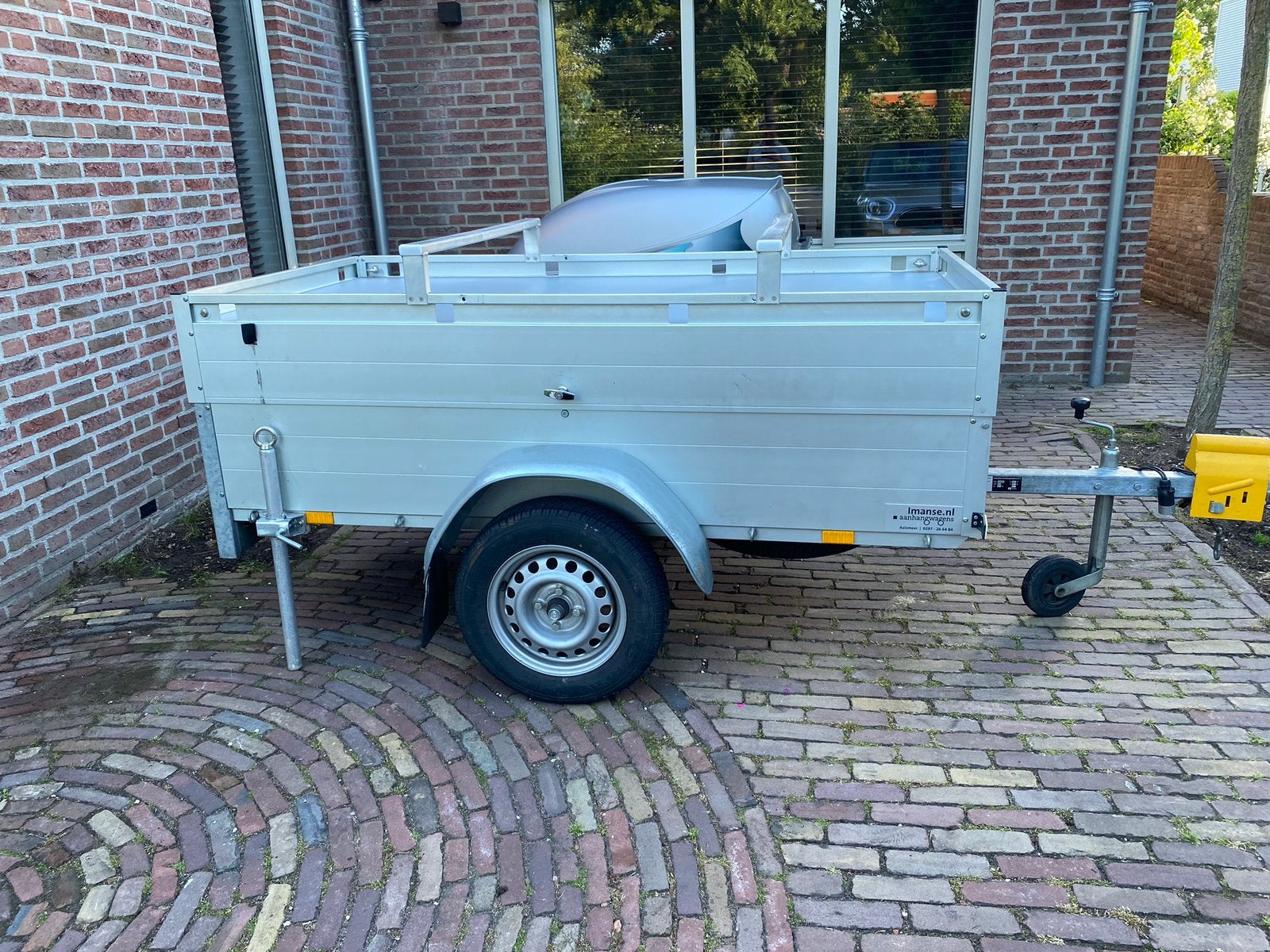 Anssems gesloten aanhanger met Dakkoffer, Ophalen, Zo goed als nieuw