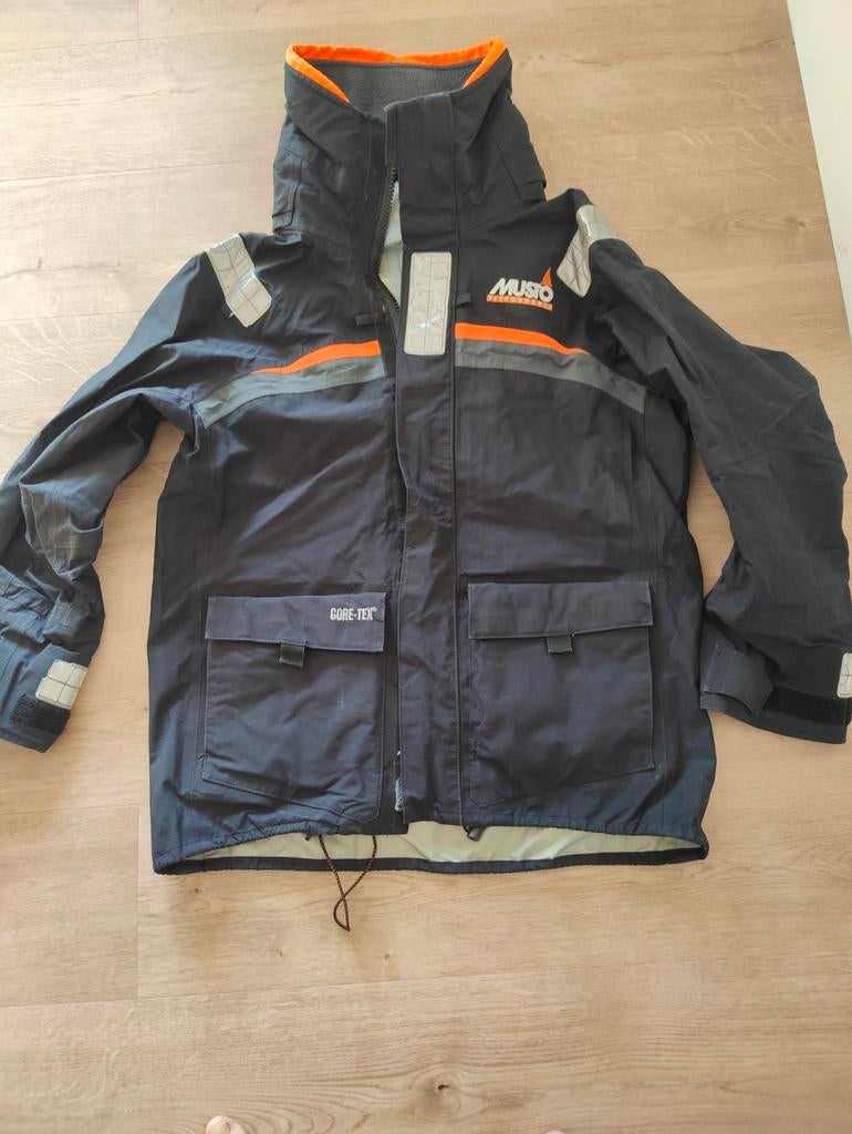 Musto zeilpak, Ophalen, Maat 48/50 (M)