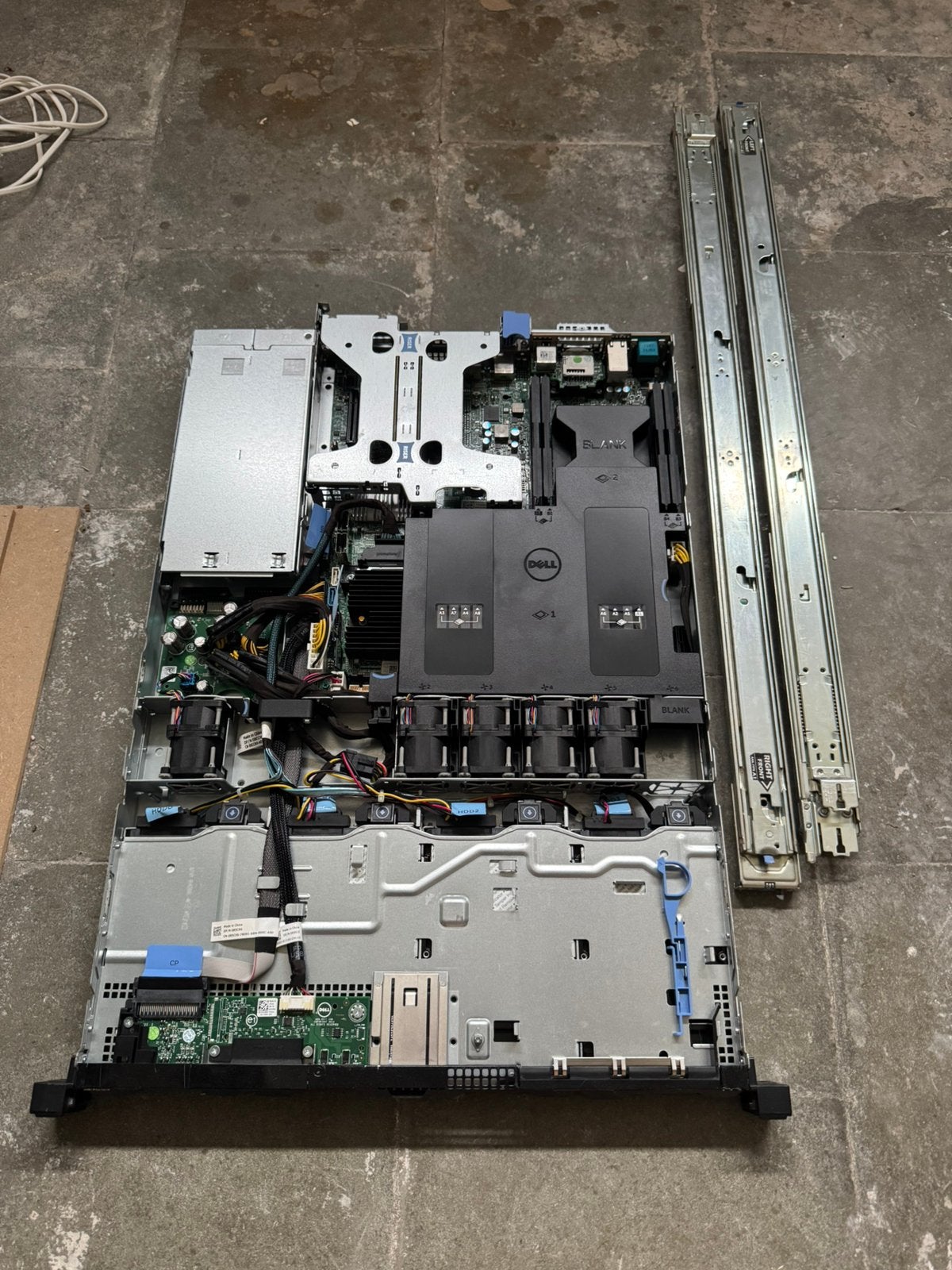 Dell R430 - 1 CPU - 8 GB - 8 GB - 4xLFF 3 TB SAS - Rails, Computers en Software, Servers, Ophalen of Verzenden, Gebruikt, 8 GB