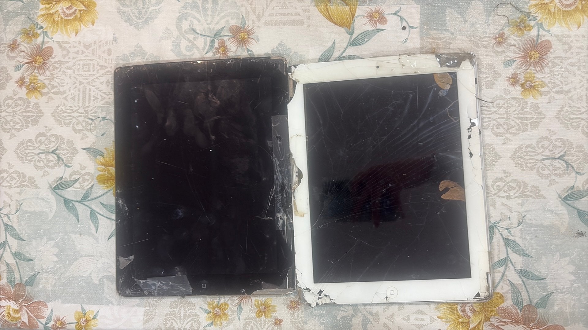 Volledig kapotte iPad, Ophalen, Niet werkend