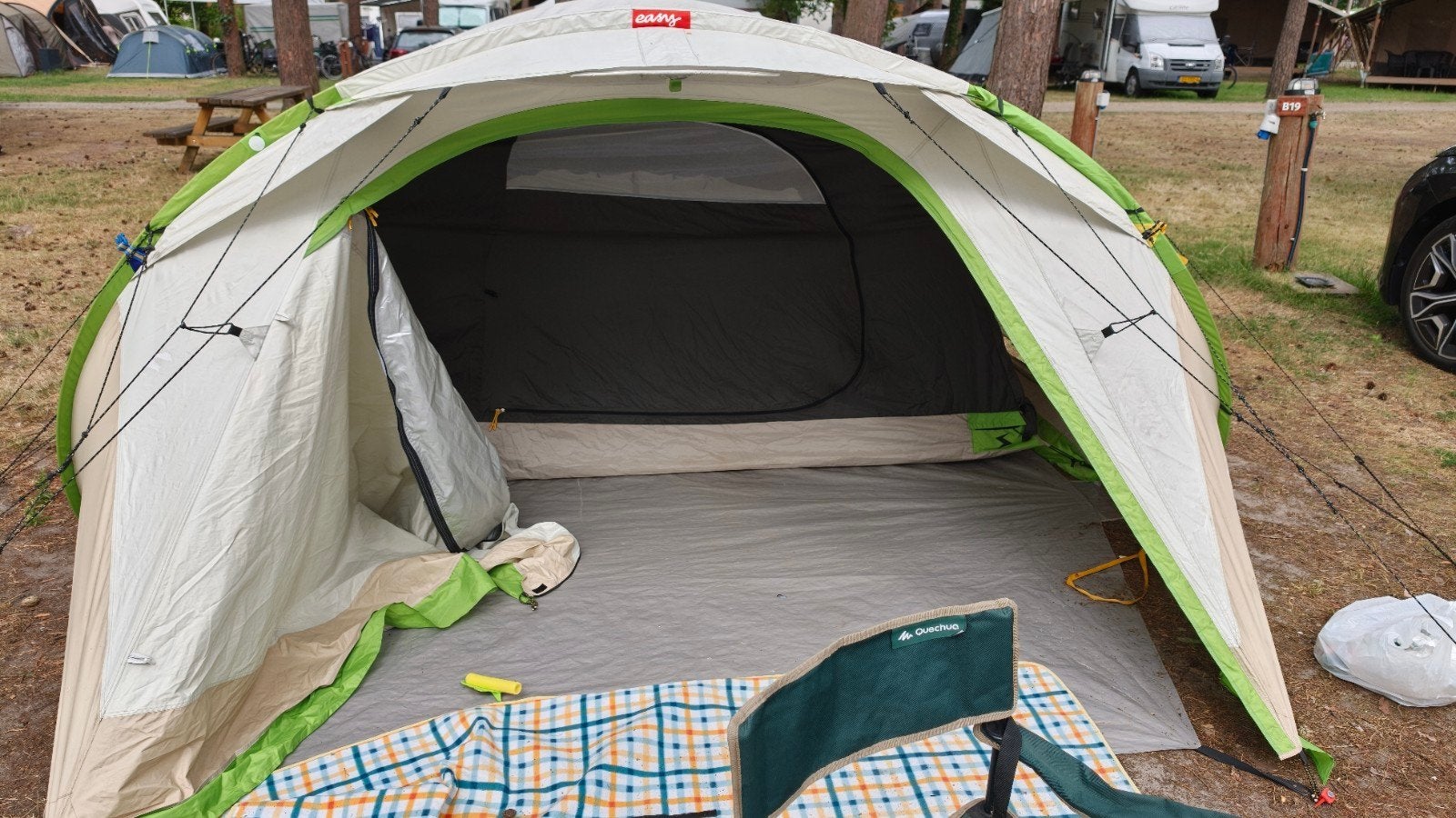 Quechua Arpenaz Family 4.1 Illumin Fresh - tent 4 personen m, Caravans en Kamperen, Ophalen, Gebruikt, Tot en met 4