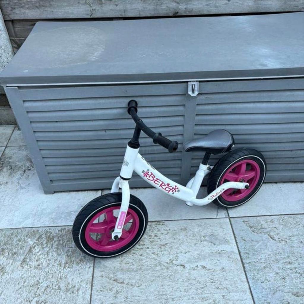 Berg Biky loopfiets wit-roze, Fietsen en Brommers, Fietsen | Kinderfietsjes, Ophalen, Gebruikt, Minder dan 16 inch