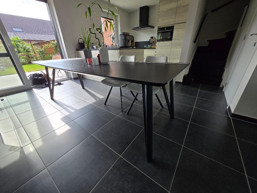 Tafel, Enlèvement, Métal