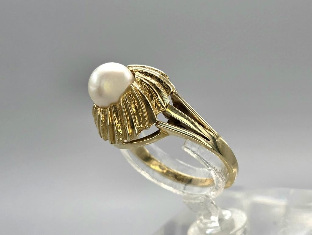Bague design vintage en or avec perle. 2026/212., Bijoux, Sacs & Beauté, Bijoux anciens, Enlèvement ou Envoi, Or, Bague, Avec pierre précieuse
