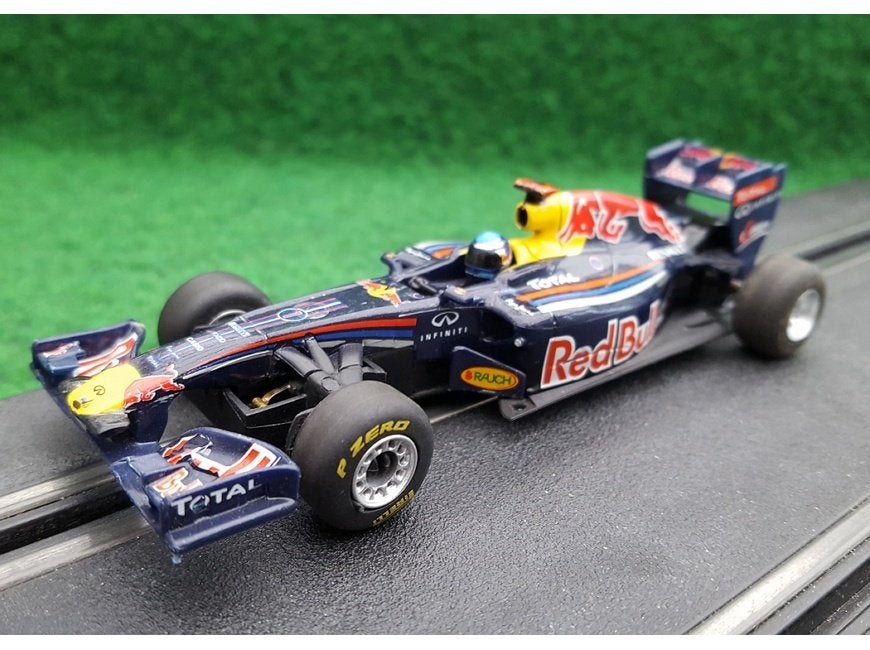 Carrera Go: Red Bull RB7 "Sebastian Vettel, No.1", Enfants & Bébés, Jouets | Circuits, Électrique, Enlèvement ou Envoi, Carrera