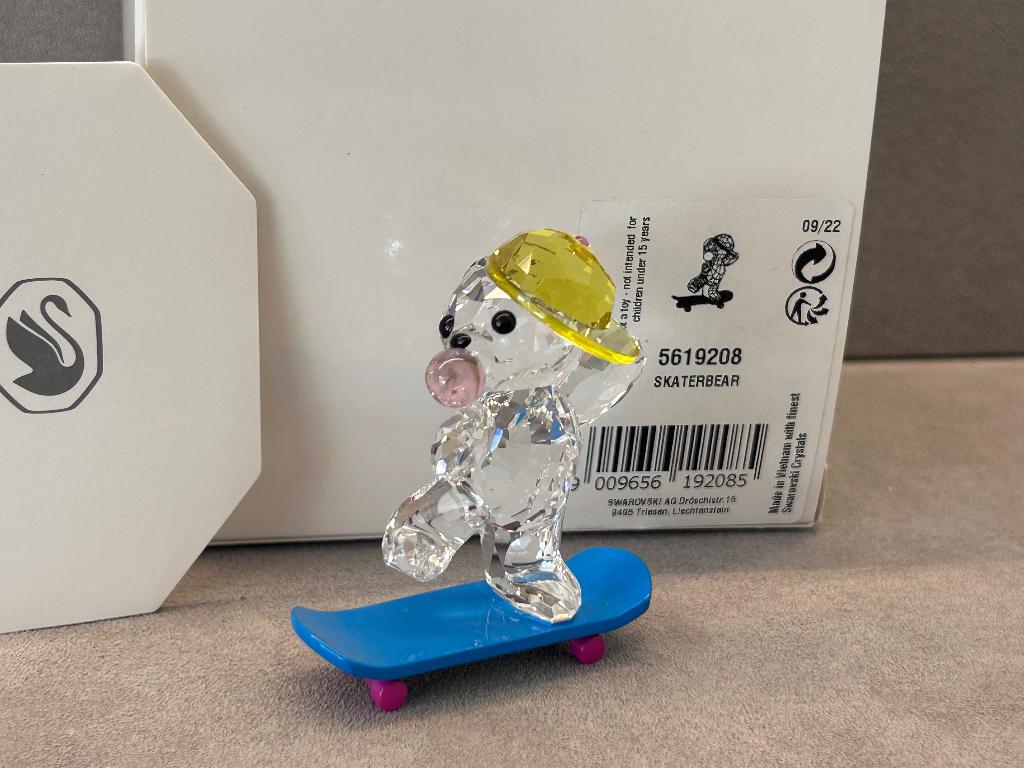 Swarovski Kris Beer Skateboardbeer, Skate Kris Beer, Collections, Swarovski, Neuf, Figurine, Enlèvement ou Envoi