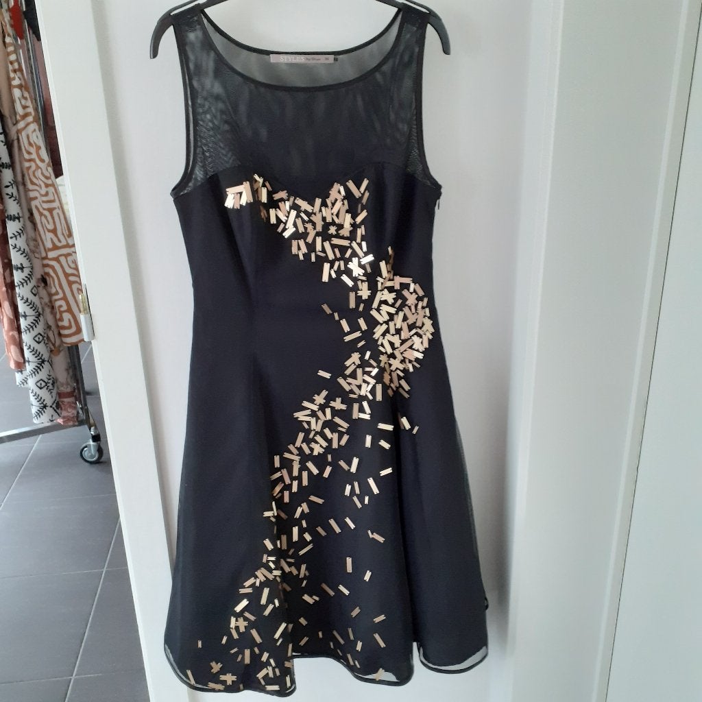STYLES by STEPS Zwarte jurk met aplicaties Mt: 36 Prijs: € 7, Vêtements | Femmes, Robes, Styles by steps, Enlèvement ou Envoi