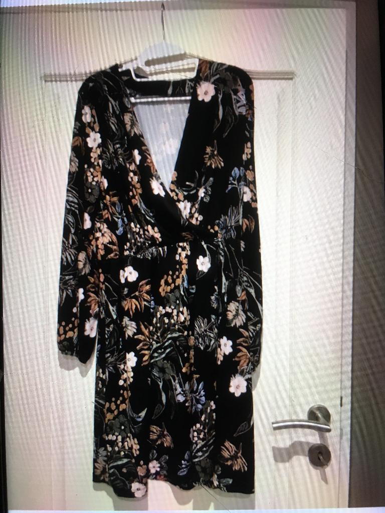Nouvelle robe pour femme magnifiquement finie Taille : 40/42, Neuf, Taille 38/40 (M), Enlèvement ou Envoi, Autres couleurs