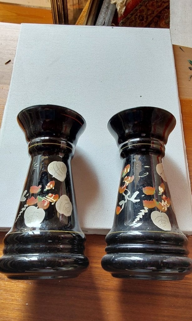 2 anciens vases vintage  en verre teinté décoré, Maison & Meubles, Accessoires pour la Maison | Vases, Comme neuf, Verre, Enlèvement