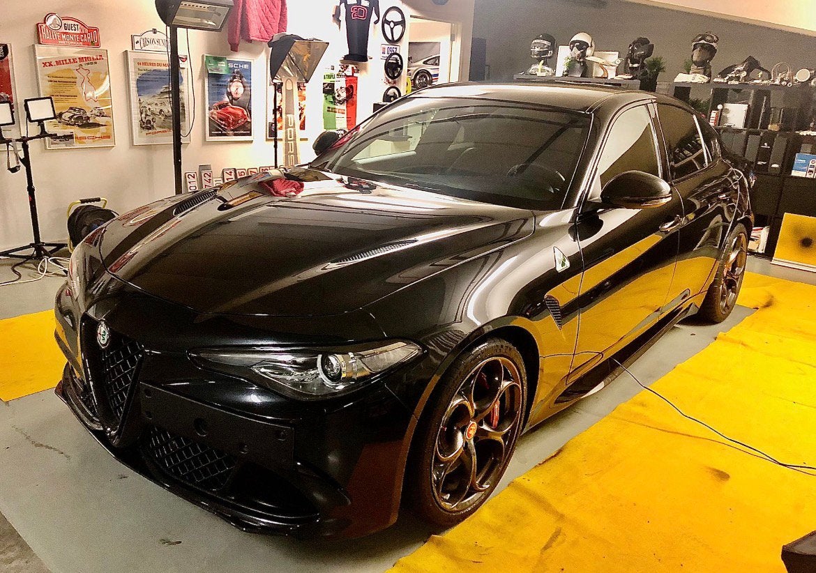 Alfa Romeo Giulia Quadrifoglio, Auto's, Alfa Romeo, Achterwielaandrijving, 375 kW, Zwart, Bedrijf