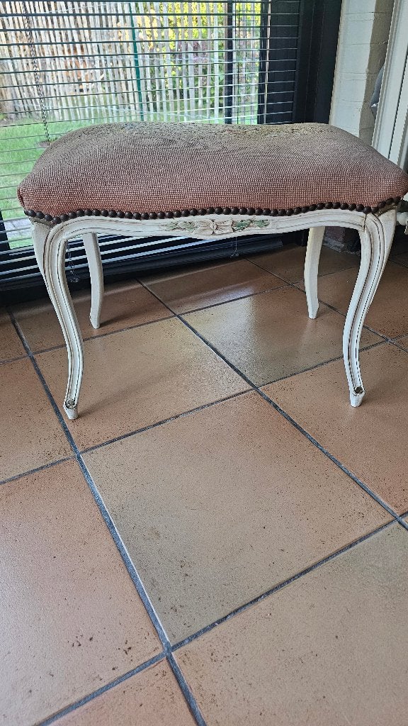 Zeer mooi klassiek vintage voetenbankje in Lodewijk XV-stijl, Huis en Inrichting, Zetels | Voetbanken en poefs, Ophalen, Gebruikt