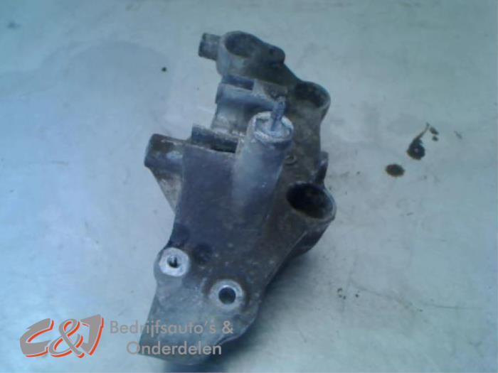 Support dynamo bas d'un Renault Master, Renault, -, 3 mois de garantie, Utilisé