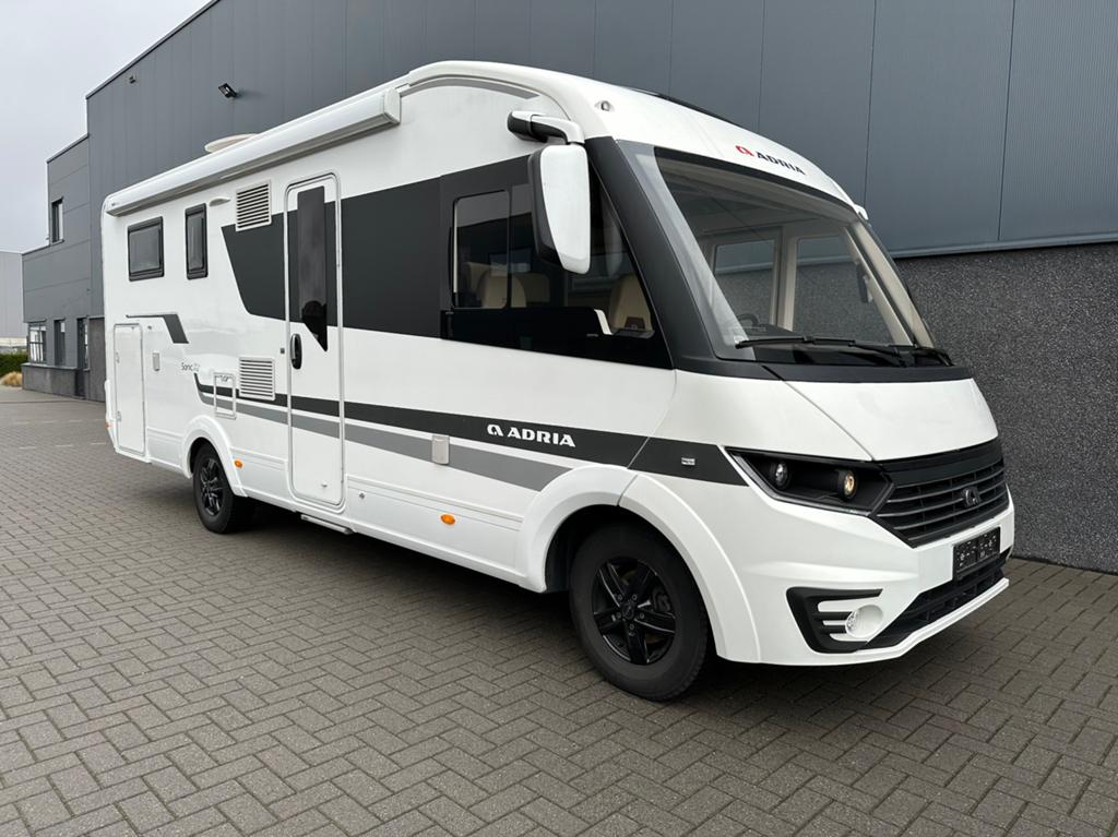 Adria Sonic 700 SL Plus Mobilhome, Caravans en Kamperen, Mobilhomes, Particulier, tot en met 4, Integraal, Adria, Fiat, 7 tot 8 meter