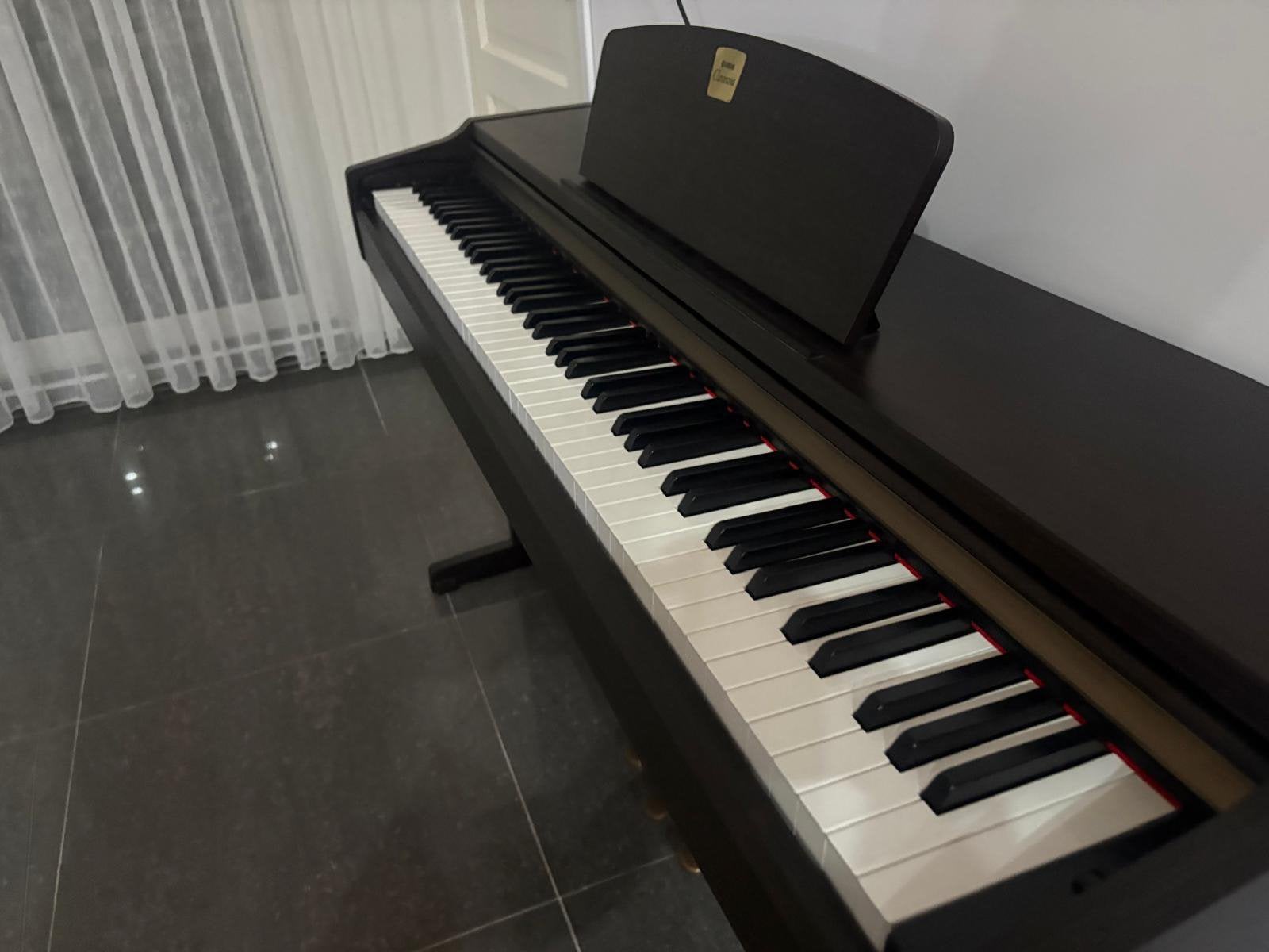 Digitale piano Yamaha Clavinova, Muziek en Instrumenten, Ophalen, Gebruikt, Zwart, Digitaal