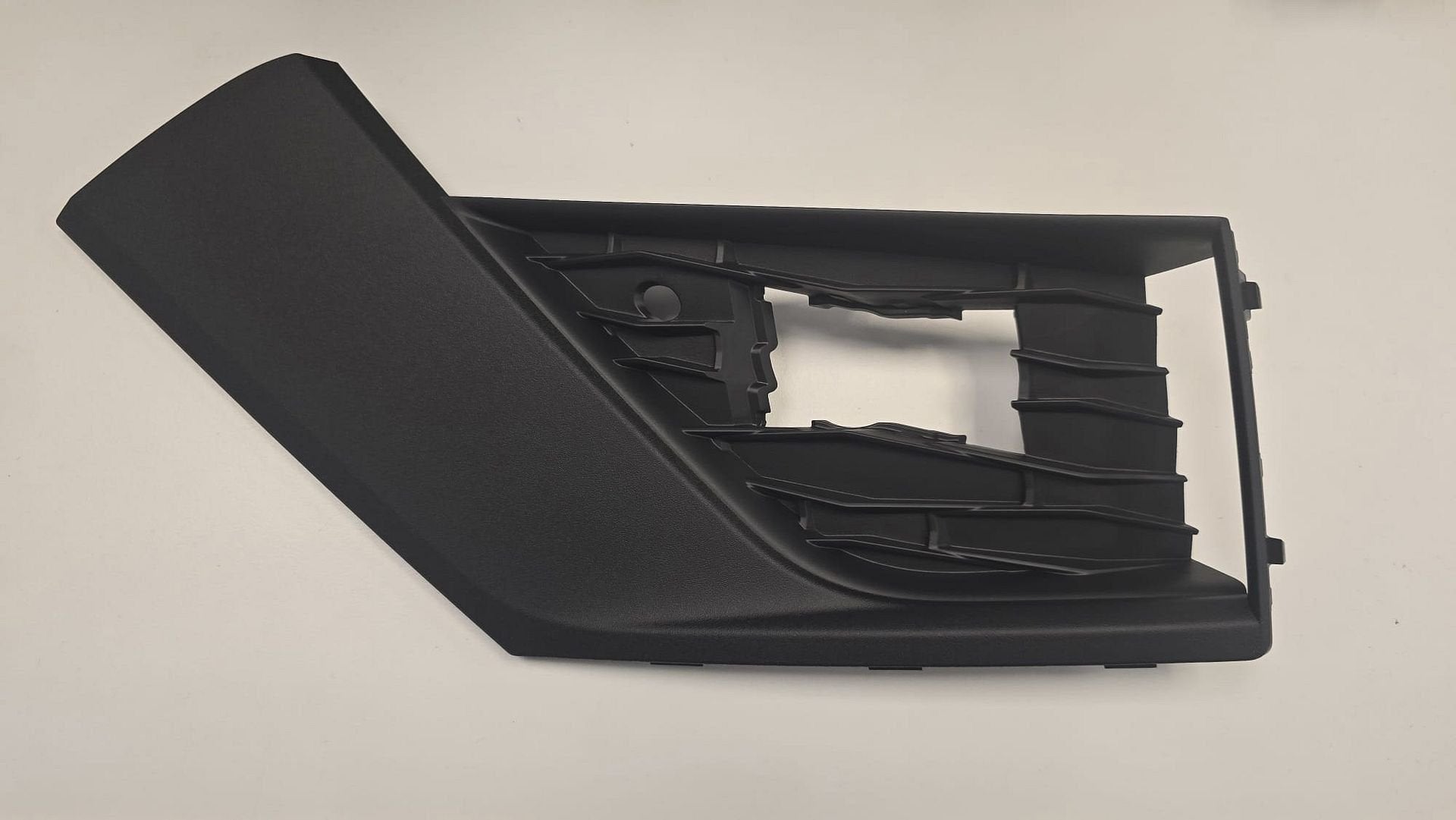 Kap bumper Linksvoor Skoda Kamiq, Neuf, -, Origine de la pièce connue, Skoda