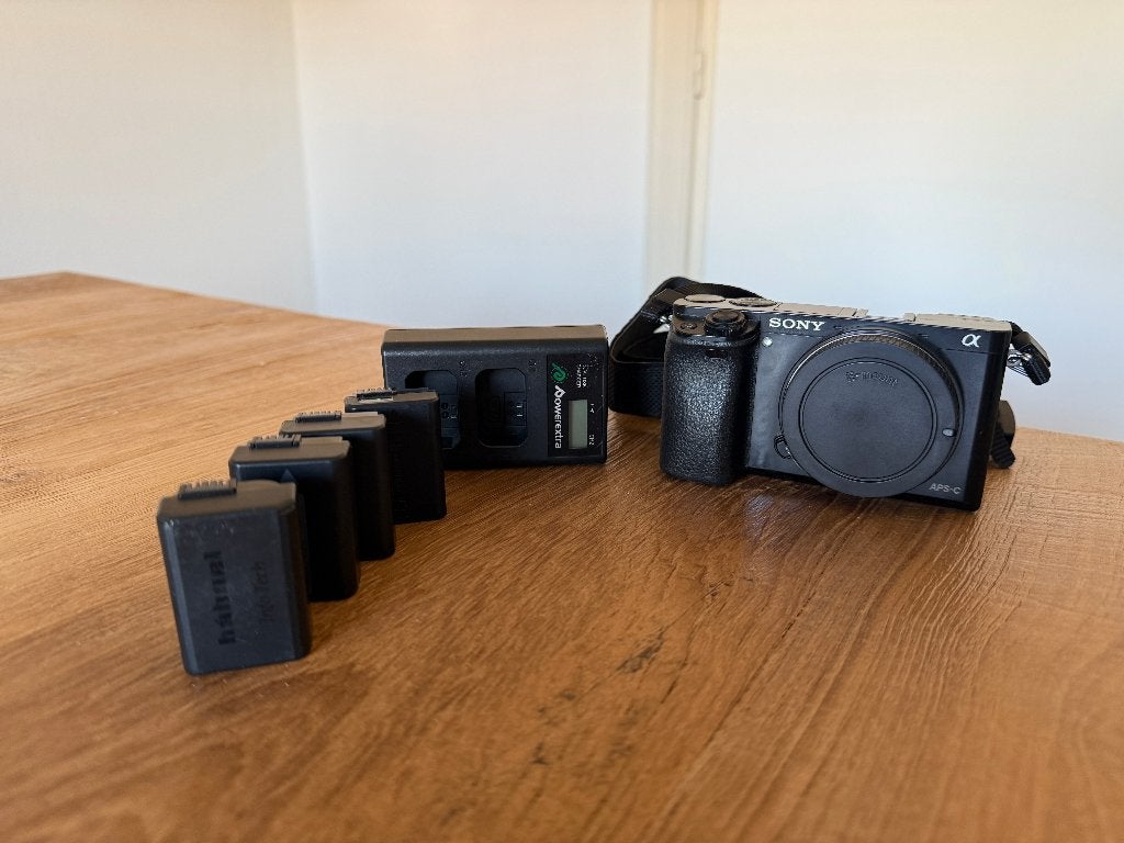 Sony A6000 + 4 Toplenzen – Los of als Set!, Audio, Tv en Foto, Fotocamera's Digitaal, Ophalen, Zo goed als nieuw, Sony, Draagriem
