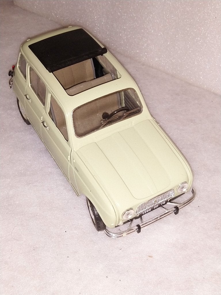 Renault 4L model 1/18, Ophalen of Verzenden, Gebruikt, Auto, Solido