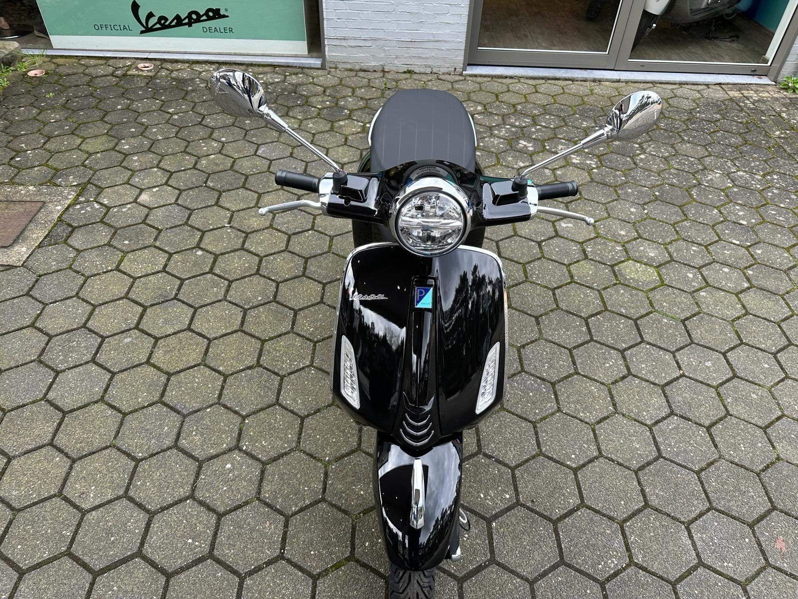 Vespa Primavera 125cc NERO CONVINTO (nr.43), Fietsen en Brommers, Overige modellen, Nieuw, 125 cc, Benzine