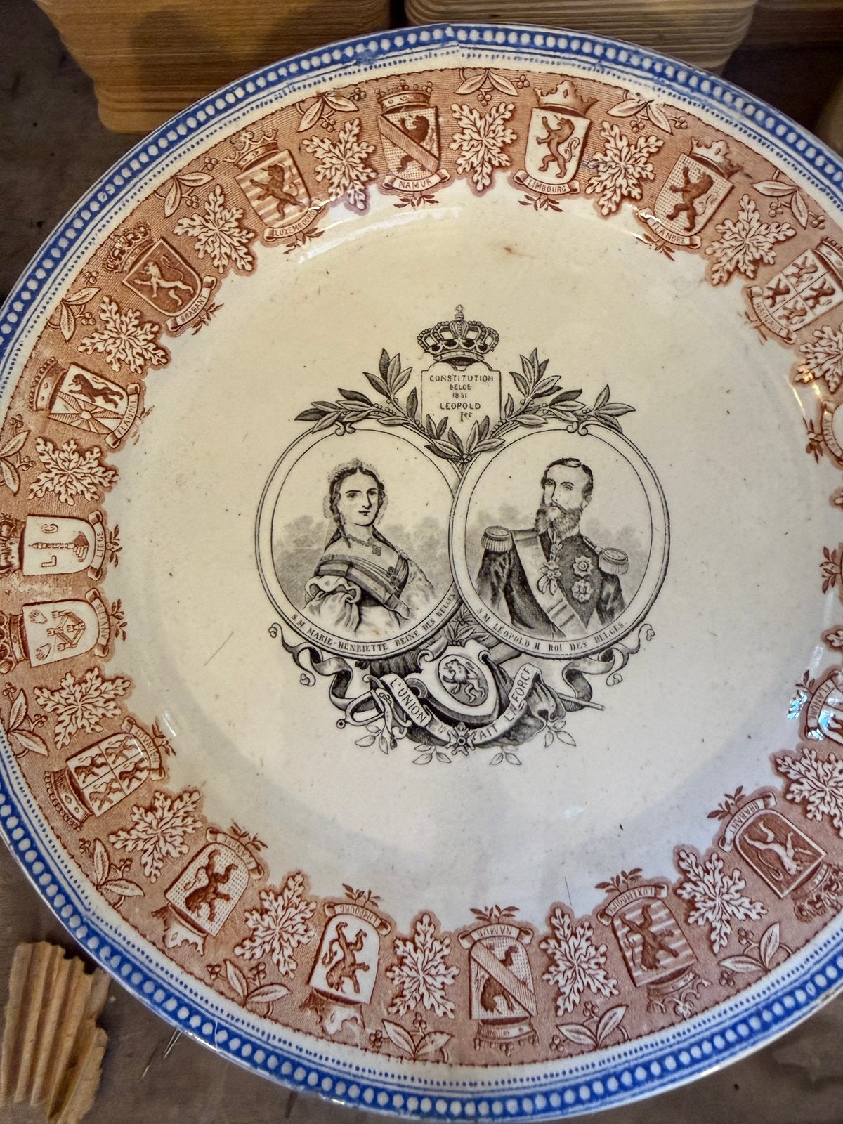 antieke Belgische sierbord van Boch Frères Keramis, Antiquités & Art, Enlèvement