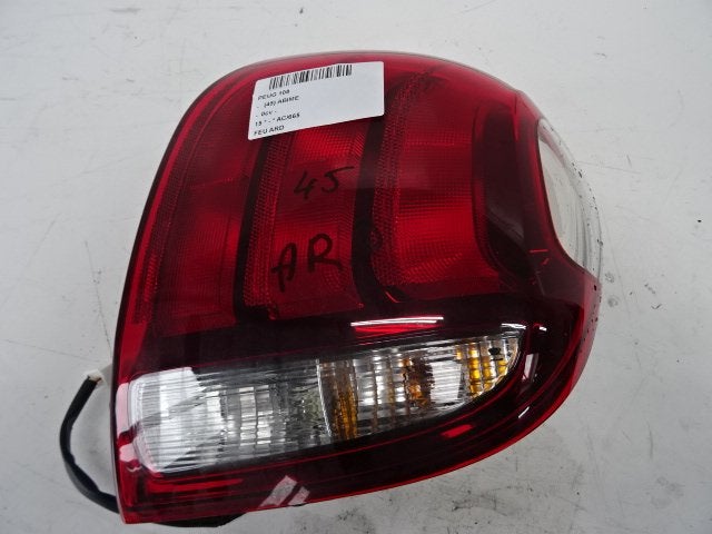 ACHTERLICHT RECHTS Peugeot 108 (01-2014/-), Gebruikt, Peugeot