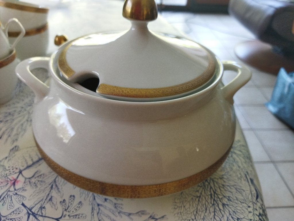 soupière en porcelaine de bavière, Enlèvement