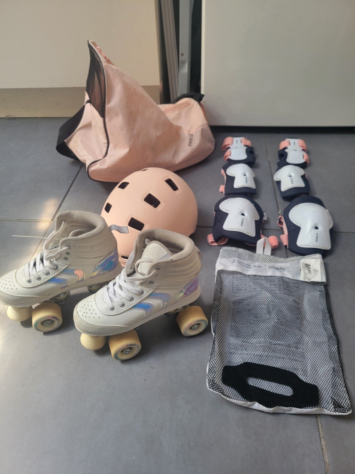 Patin à roulette avec équipement, Enfants & Bébés, Jouets | Extérieur | Patins à roulettes, Enlèvement