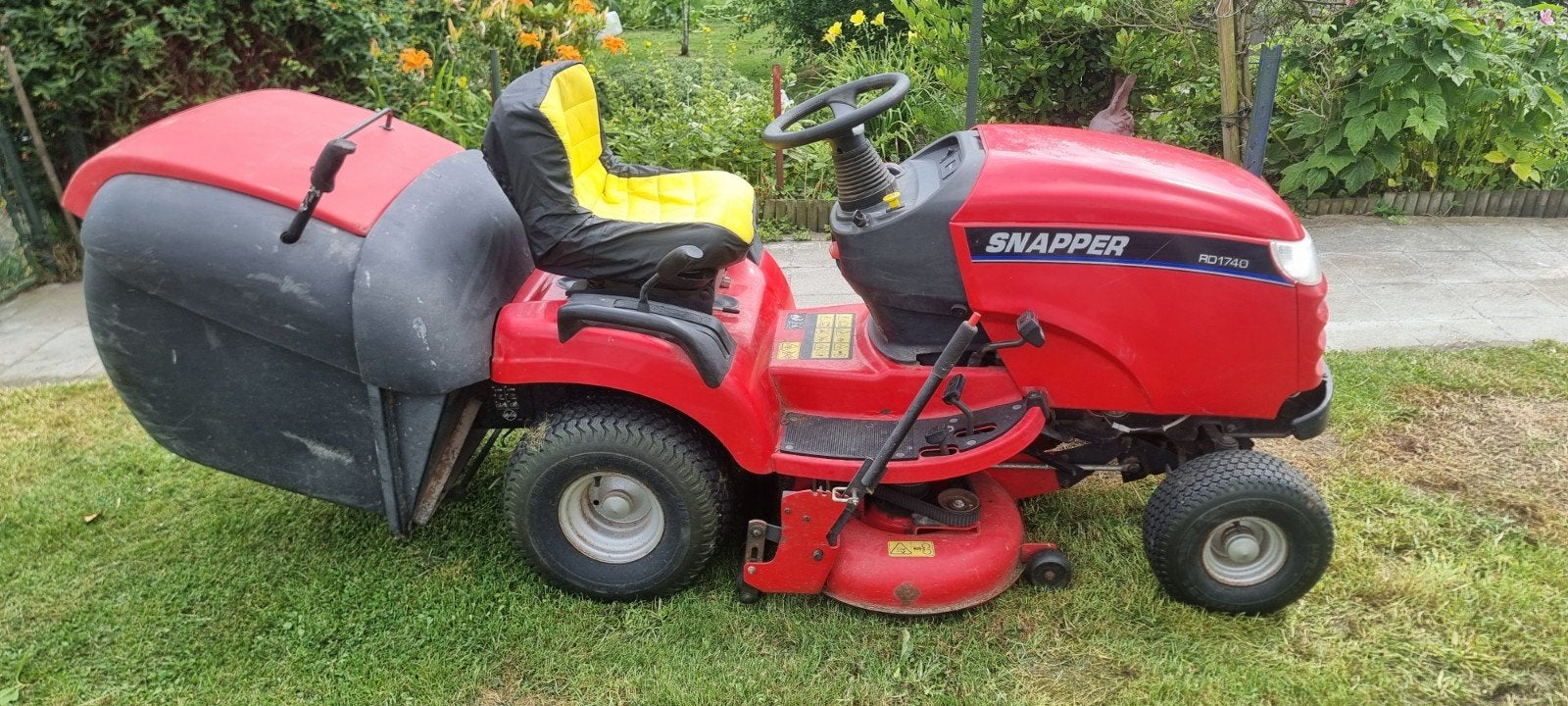 Tracteur tondeuse Snapper Rd1740, Jardin & Terrasse, Tondeuses autoportées, Comme neuf, SNAPPER, Démarrage électrique, 90 à 120 cm
