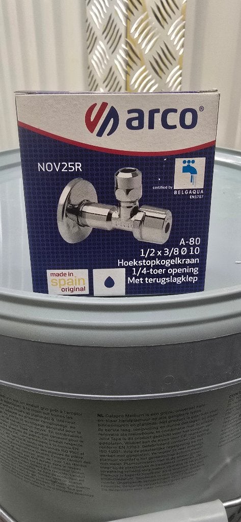 Lot de 35 vannes angulaires Arco A-80 (modèle NOV25R), Bricolage & Construction, Enlèvement, Neuf, Chrome, Robinet