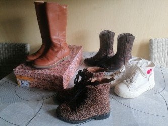 Meisjes laarzen M32, 3 paar, Enfants & Bébés, Vêtements enfant | Chaussures & Chaussettes, Bottes, Comme neuf, Enlèvement, Stones and bones