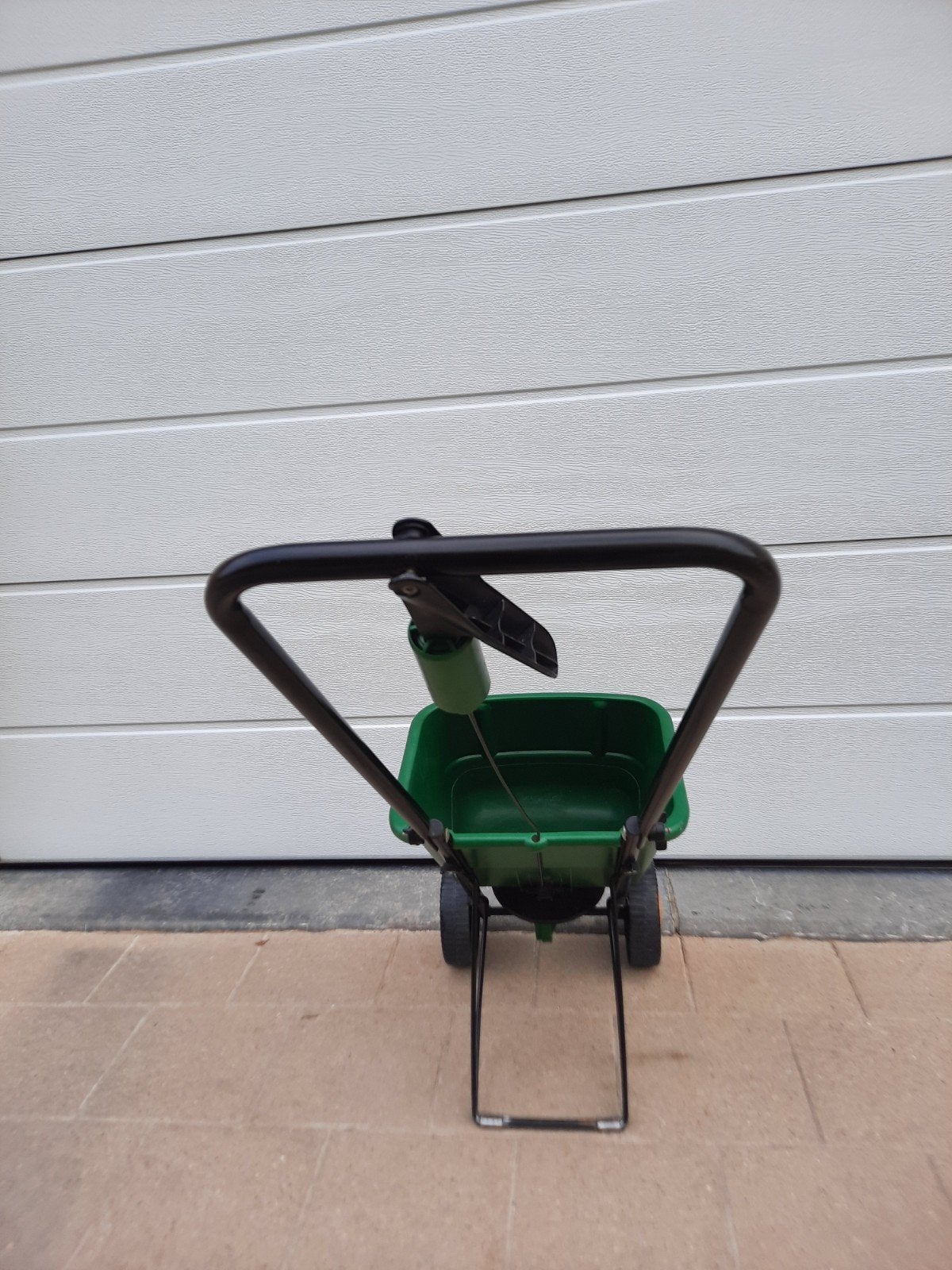 Tuingereedschap, Ophalen