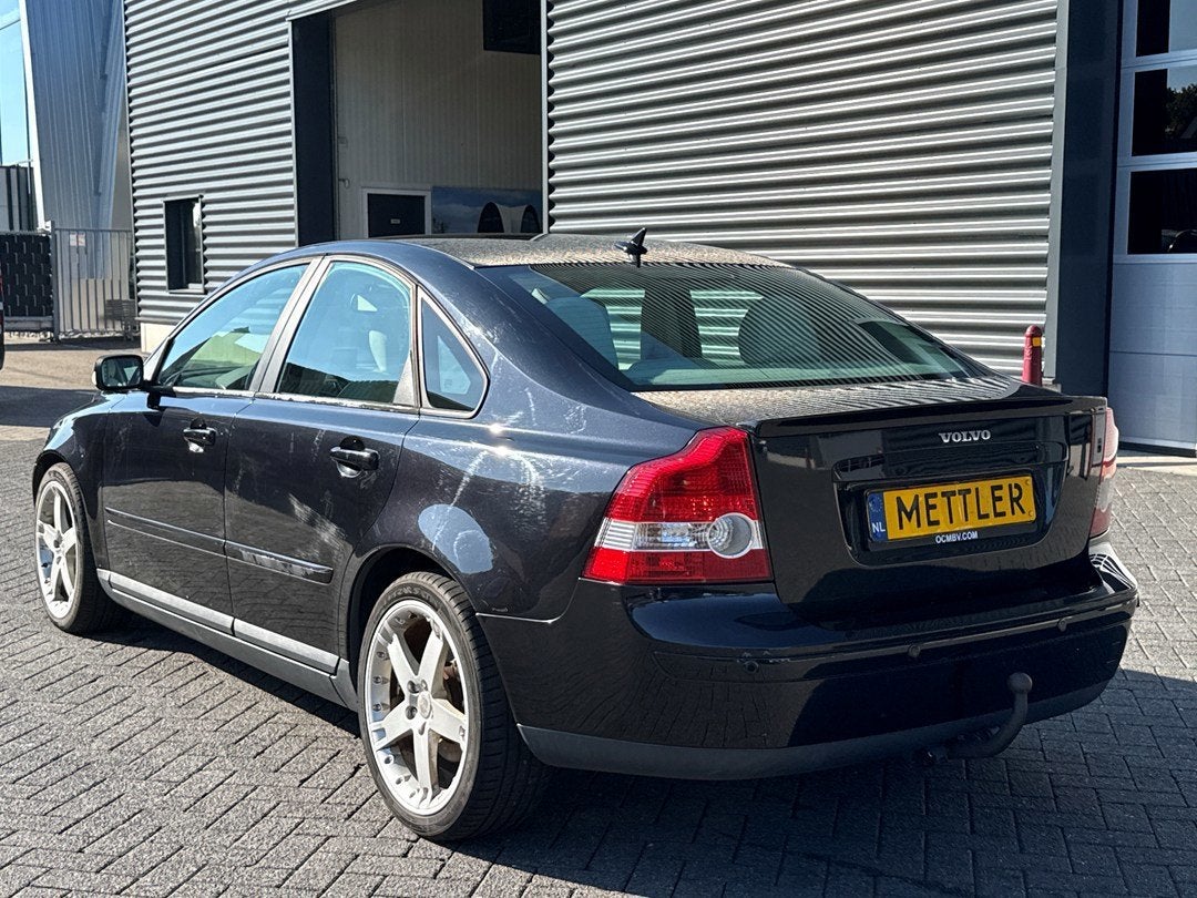 Volvo S40 2.4 Exclusive | Navigatie | Trekhaak | Stoelverwar, Autos, Achat, Entreprise, 700 kg, 217 g/km