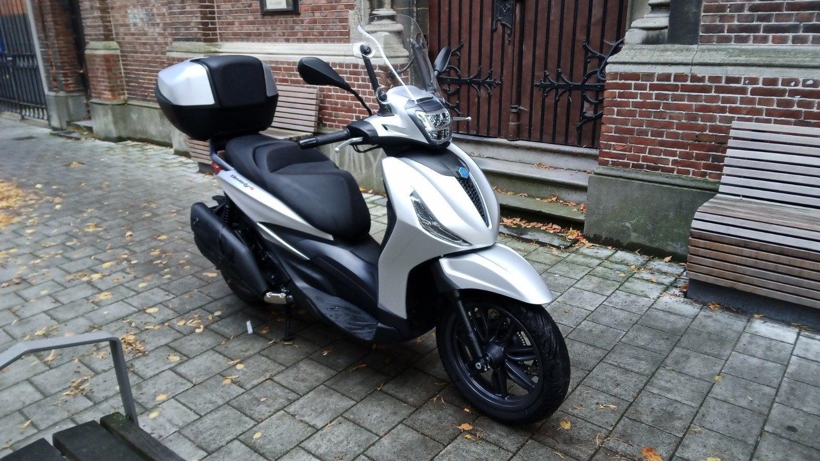 Piaggio Beverly 400 Sport, Scooter, Bedrijf