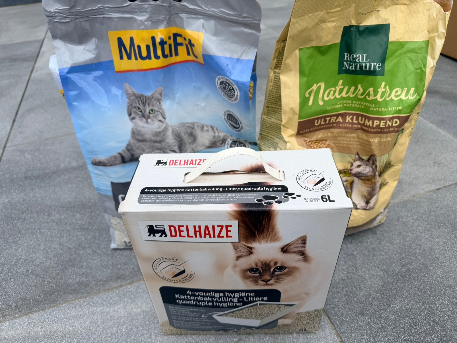 Litière pour chats Delhaize + MultiFit & Real Nature, Enlèvement, Neuf, Fermé