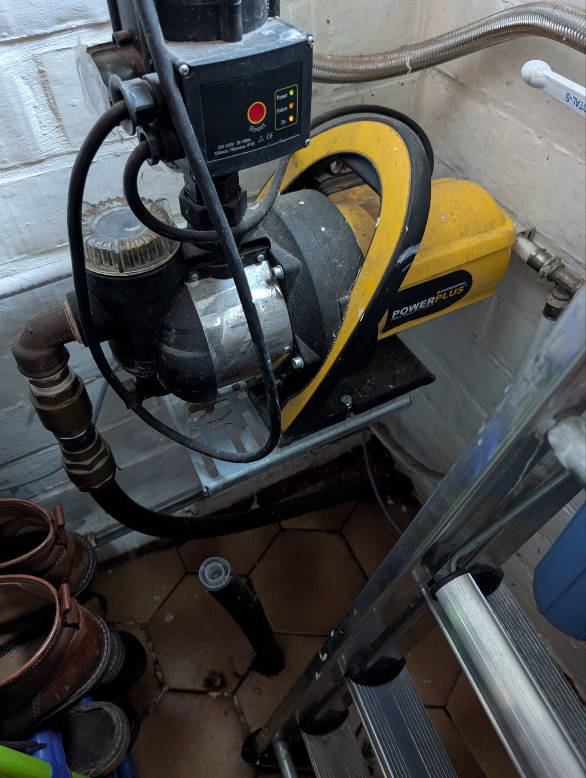 Hydrofoor pomp powerplus met drukregelaar, Tuin en Terras, Waterpompen, Ophalen, Hydrofoorpomp
