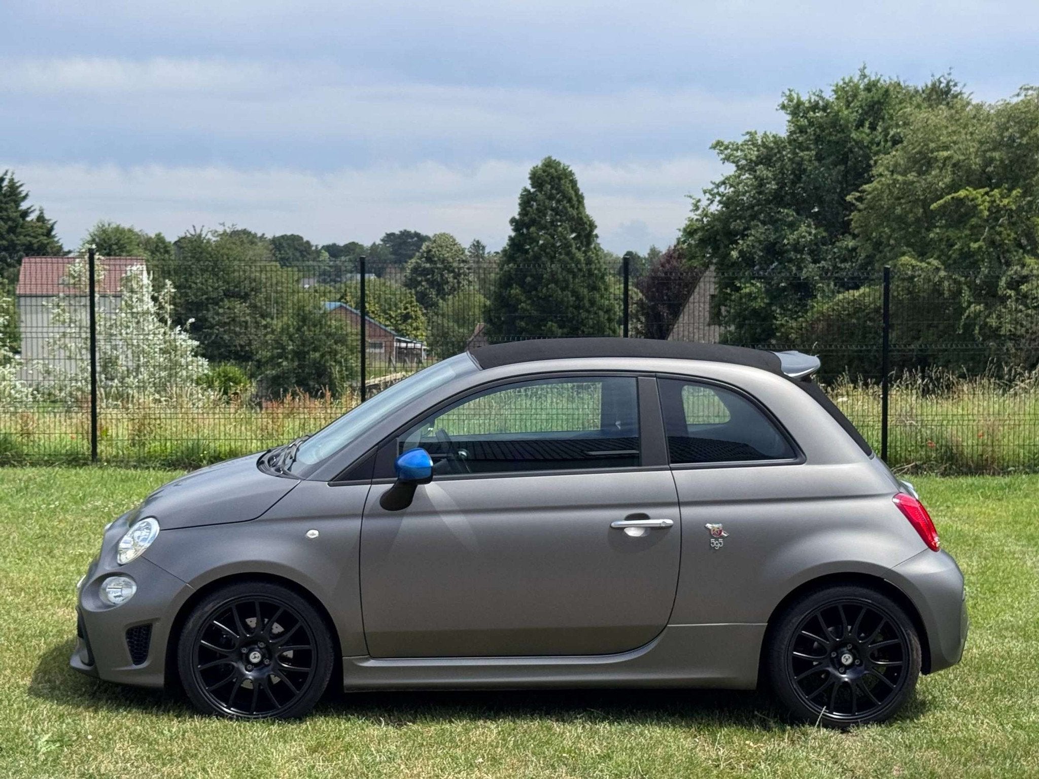 Abarth 595C 595C 1.4 T-Jet Pista EU6 163CV F595 GRIGIO OPACO, Autos, Argent ou Gris, Achat, Entreprise, Cabriolet