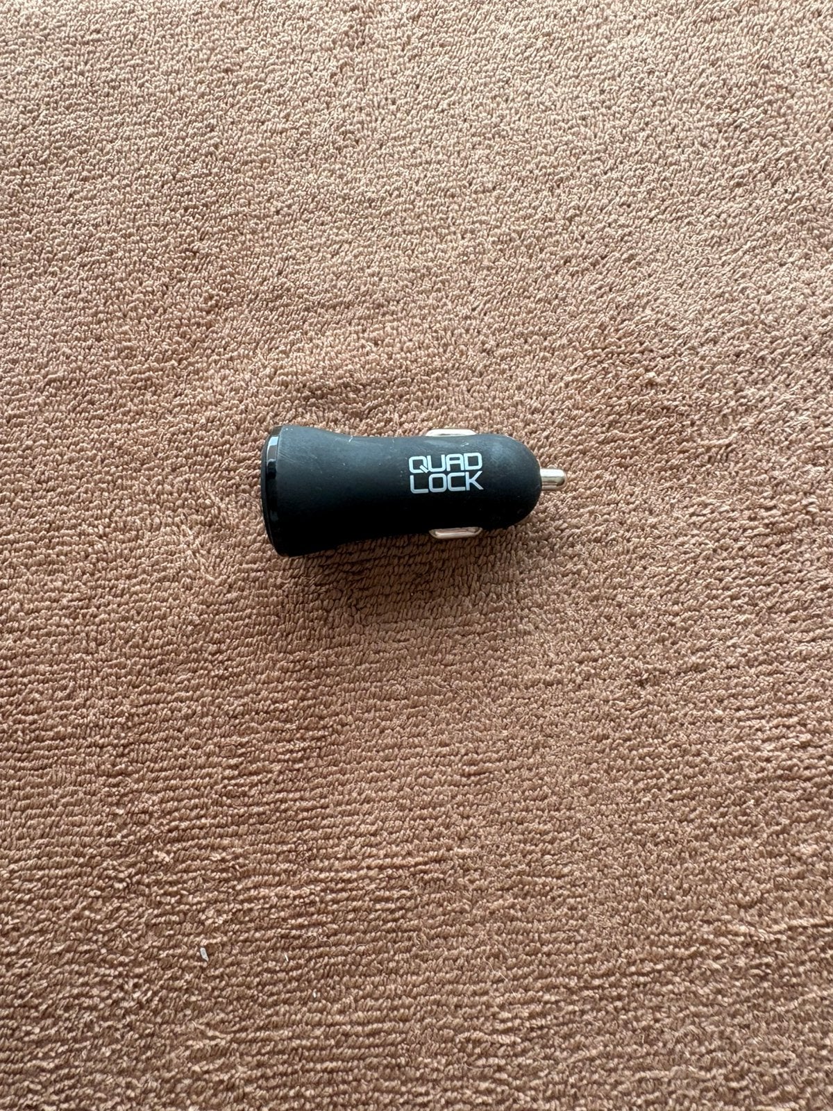Quad lock dual usb auto lader, Ophalen of Verzenden, Zo goed als nieuw, Quad Lock
