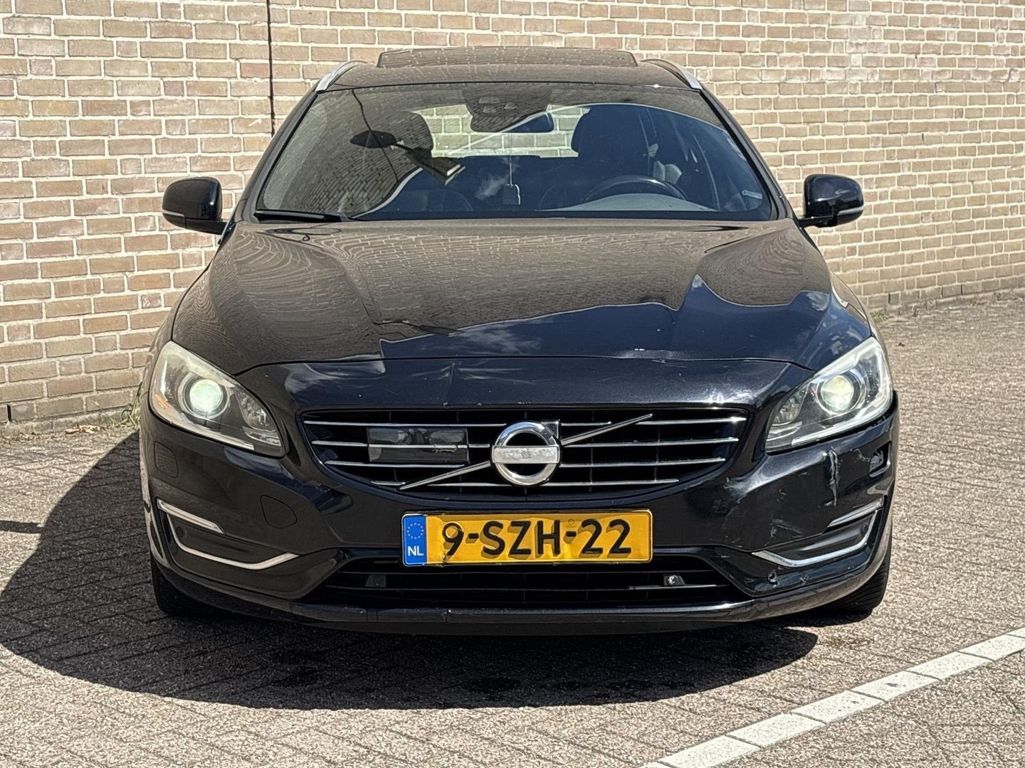 Volvo V60 2.4 D6 AWD Plug-In Hybrid Summum | Schuif/Kantelda, Auto's, Automaat, 48 g/km, Zwart, Break