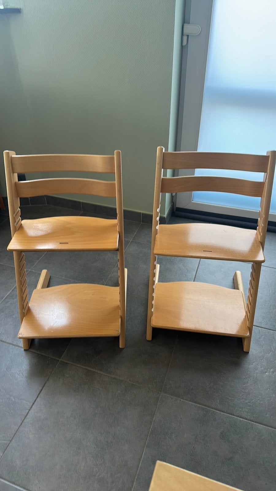 2x tripp trapp kinderstoelen naturel, Ophalen, Gebruikt, Meegroeistoel