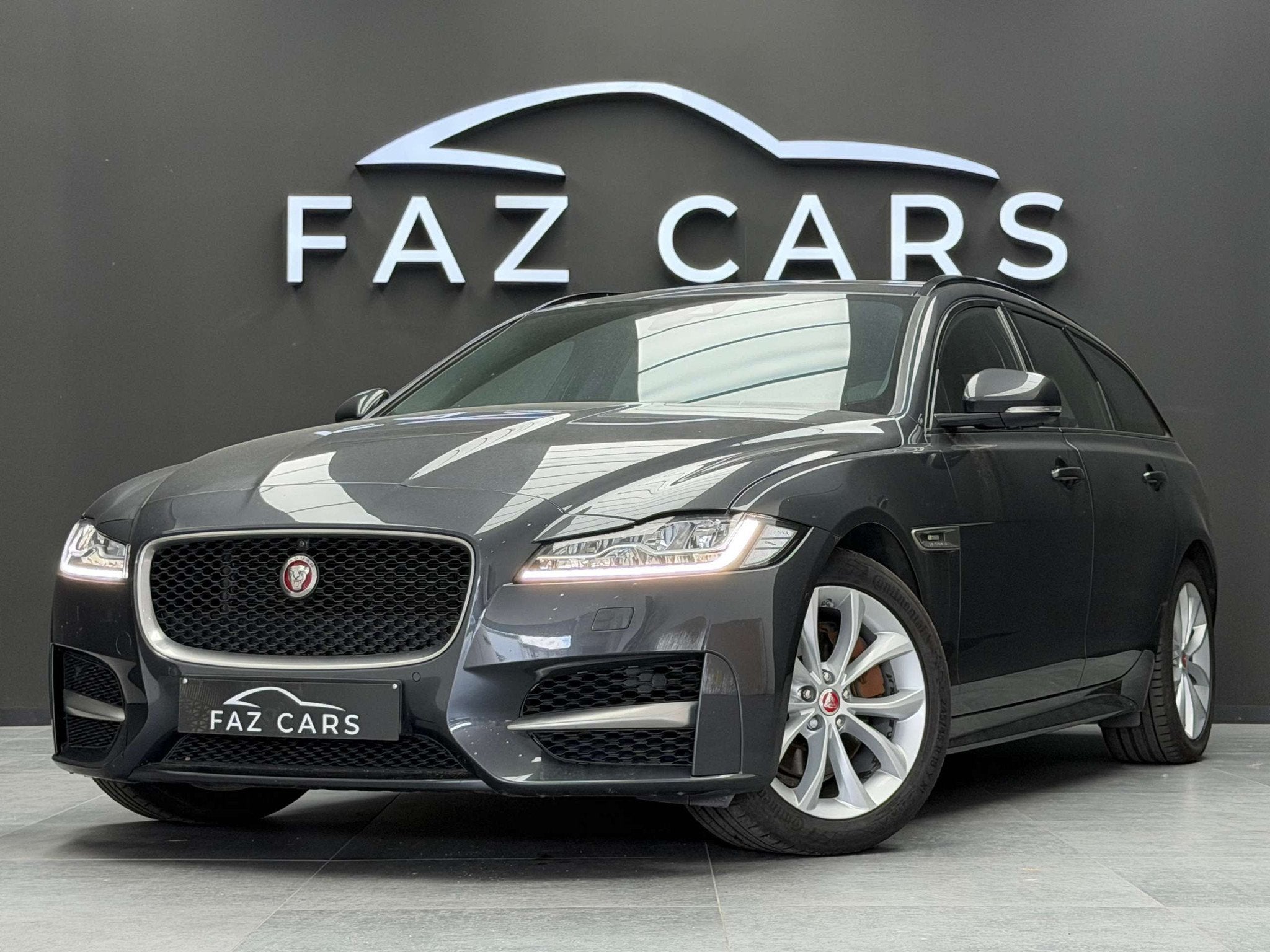 Jaguar XF Sportbrake 2.0 D AWD R-Sport * 1ER PROP *, Auto's, Jaguar, Automaat, 4 cilinders, XF, Bedrijf
