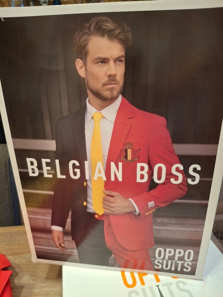 Supporter  voor de rode duivels pak, Ophalen