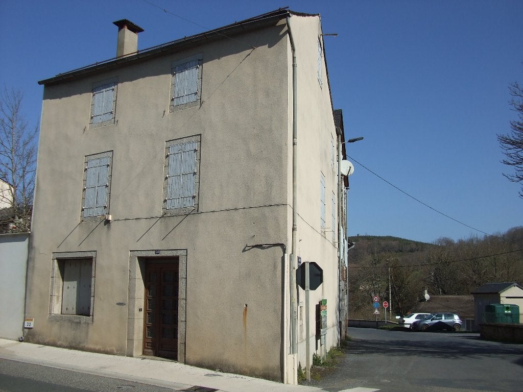 SUITE A DECES VENTE RAPIDE SI POSSIBLE 81260 TARN., Immo, Étranger, Village, 4 pièces, 150 m², France