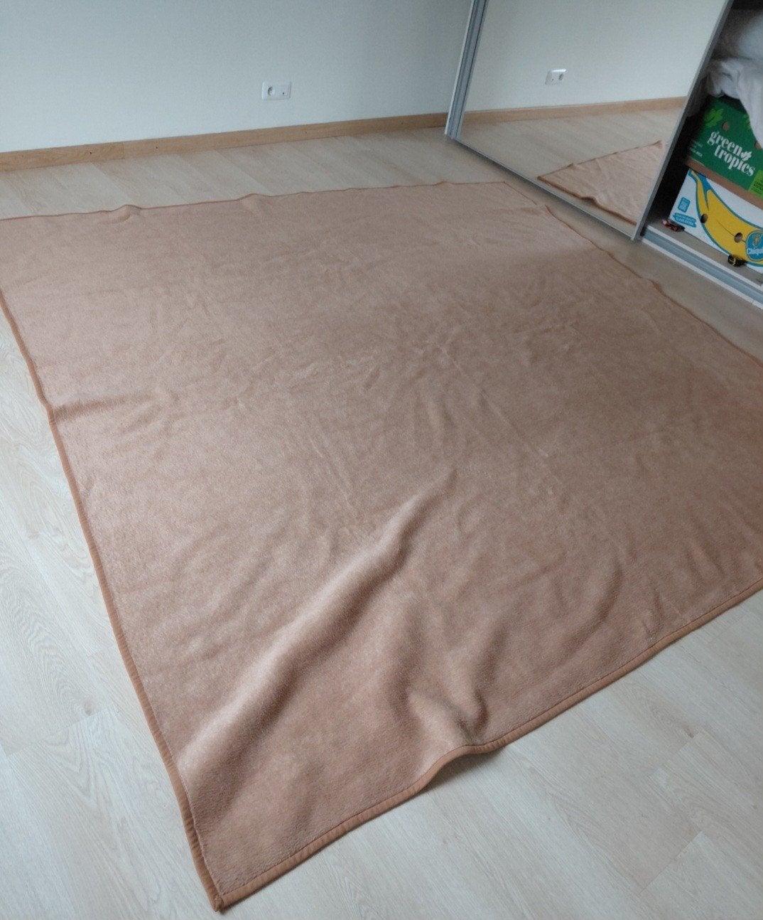 couverture pour lit de 1m40/1m60
2m38 sur 2m 48
Santonia, 10, Enlèvement, Polyester, Couvre-lit