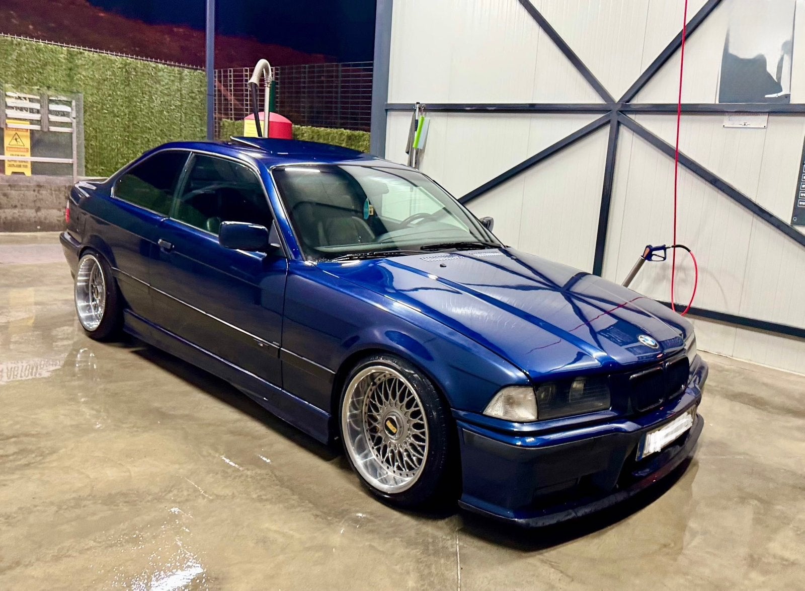 BMW E36 320i coupé, Auto's, BMW, 3 Reeks, Benzine, Euro 1, Coupé, 2 deurs, Handgeschakeld, Blauw, Zwart, Leder, Achterwielaandrijving