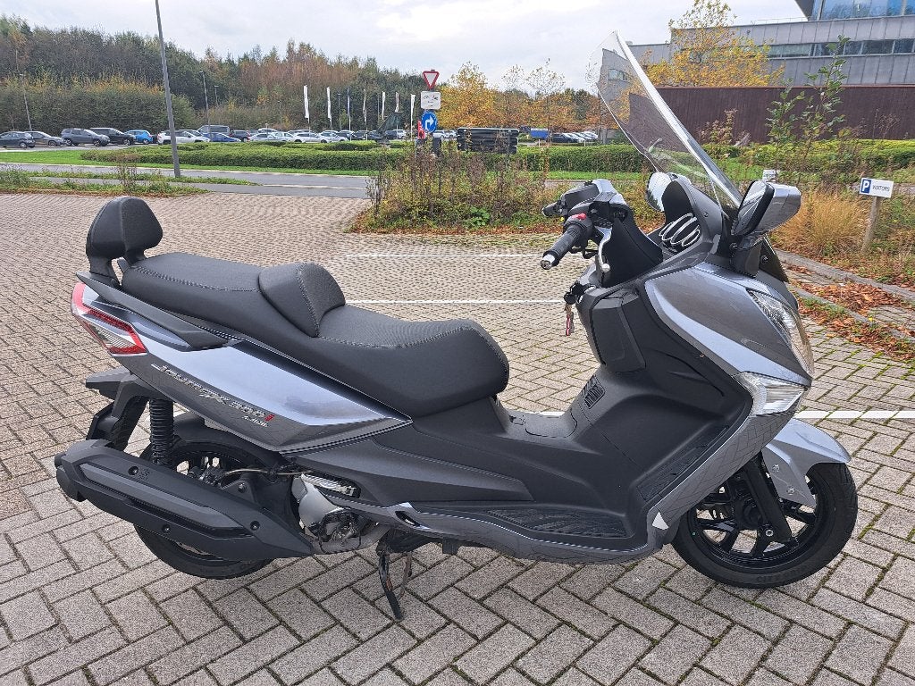 Sym Joymax 300 de 2017 14 500 kilomètres impeccable, Vélos & Vélomoteurs, 300 cm³, Comme neuf, Enlèvement, Essence